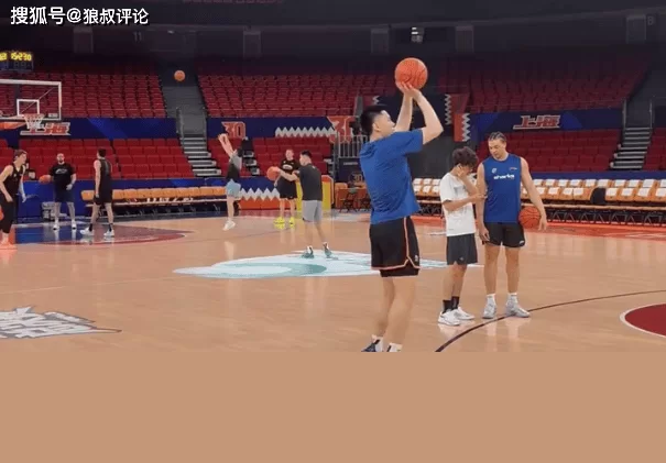 上海记者:洛夫顿正常参加上午踩场训练 白边缺席_赛季_原因_广厦
